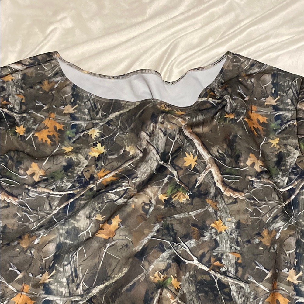 Oversized off shoulder camo crewneck